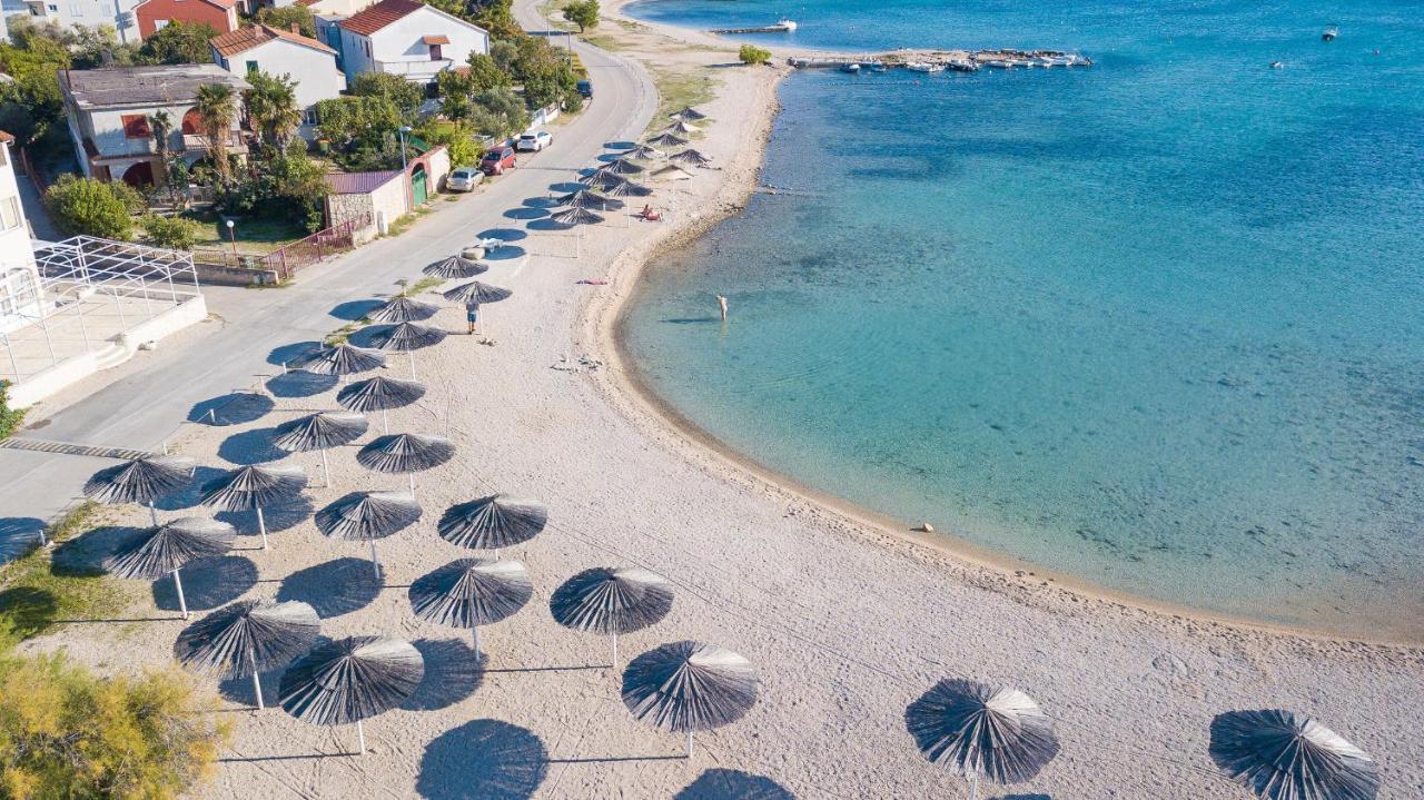 Apartment Robyn On The Beach Srima Exteriör bild